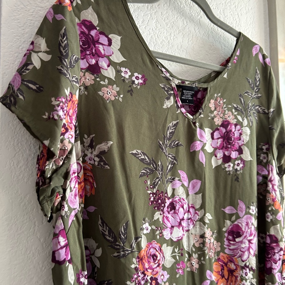 TORRID Top - Picture 2 of 3